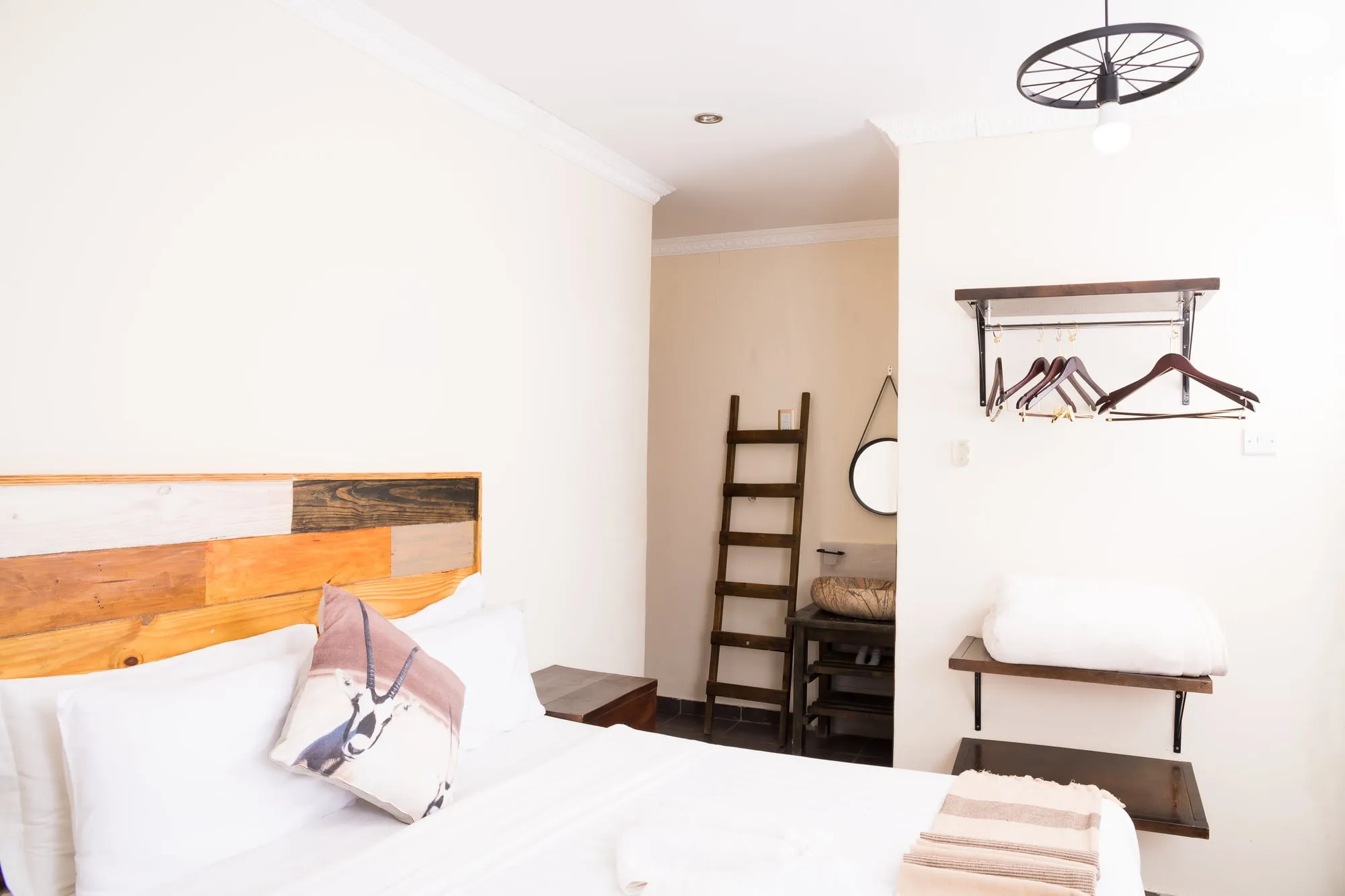 Tati Room — photo 1 of 10