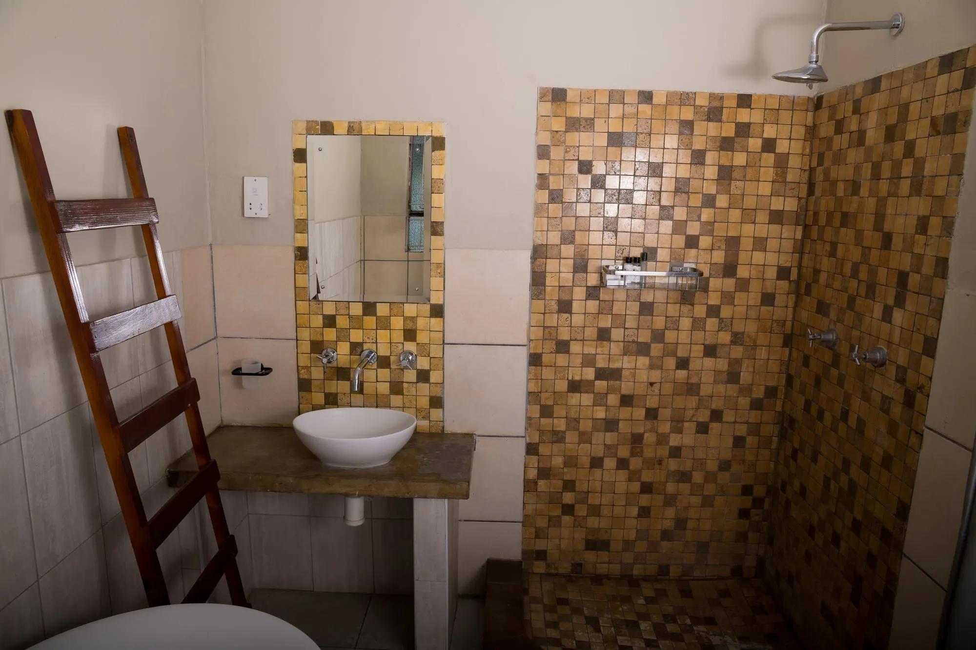 Lotsane Room — photo 13 of 15