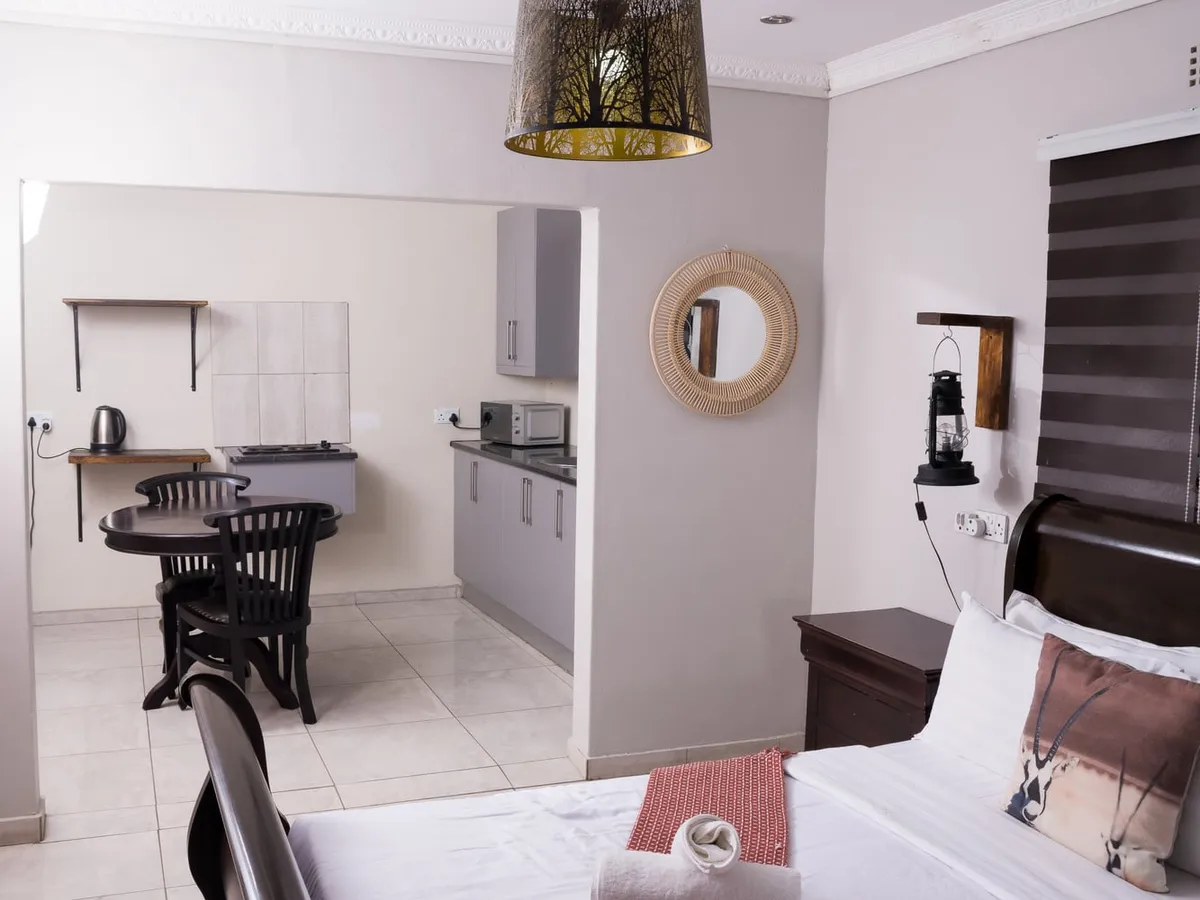 Okavango Room — photo 14 of 15