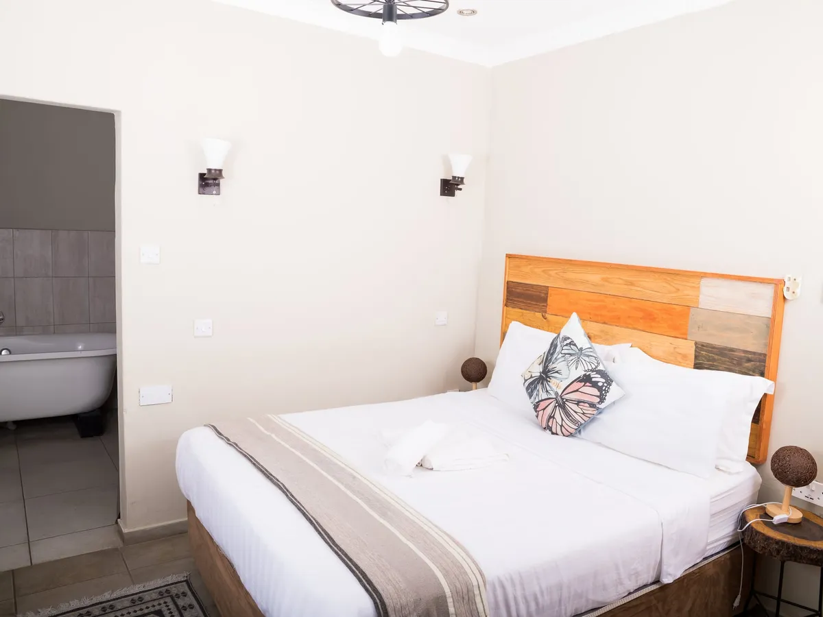 Lotsane Room — photo 15 of 15