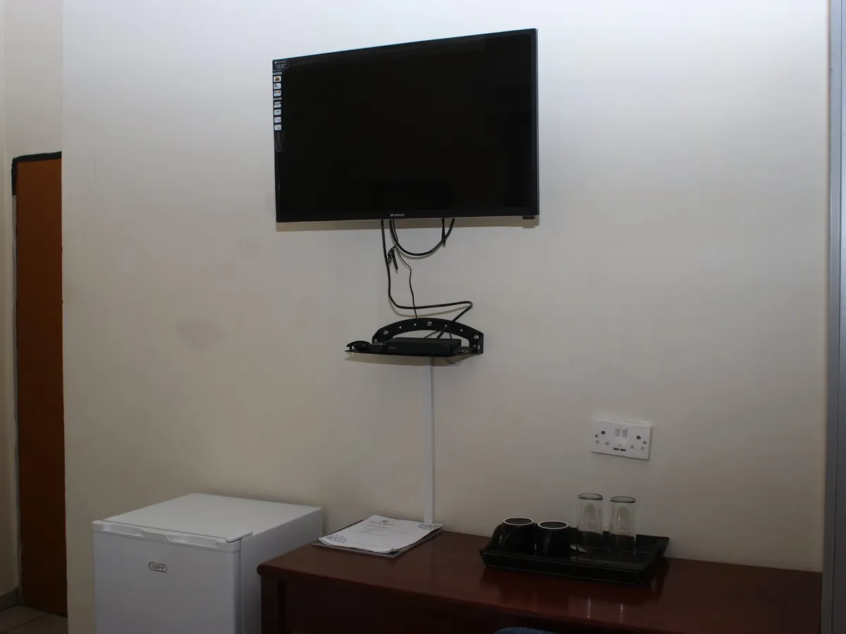 Notwane Room — photo 3 of 5