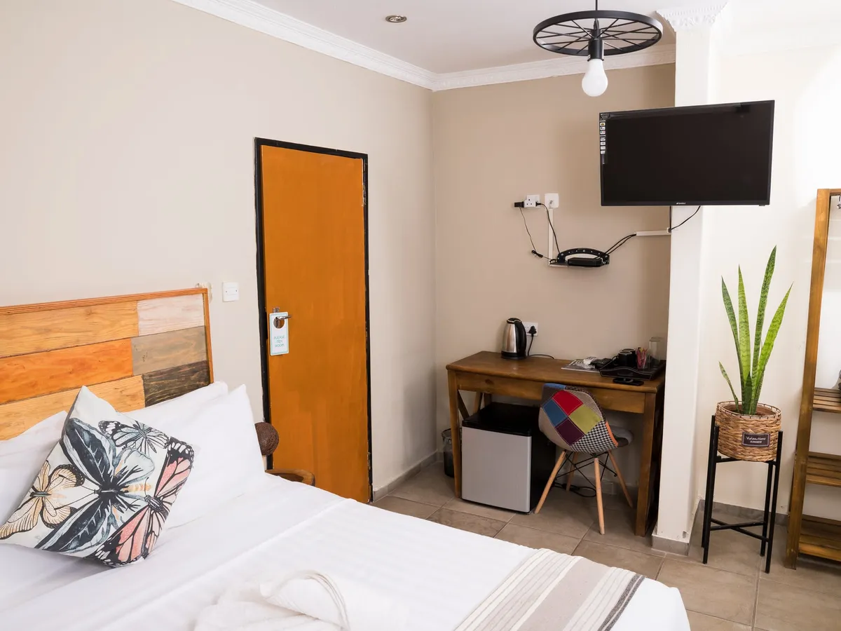 Lotsane Room — photo 3 of 15