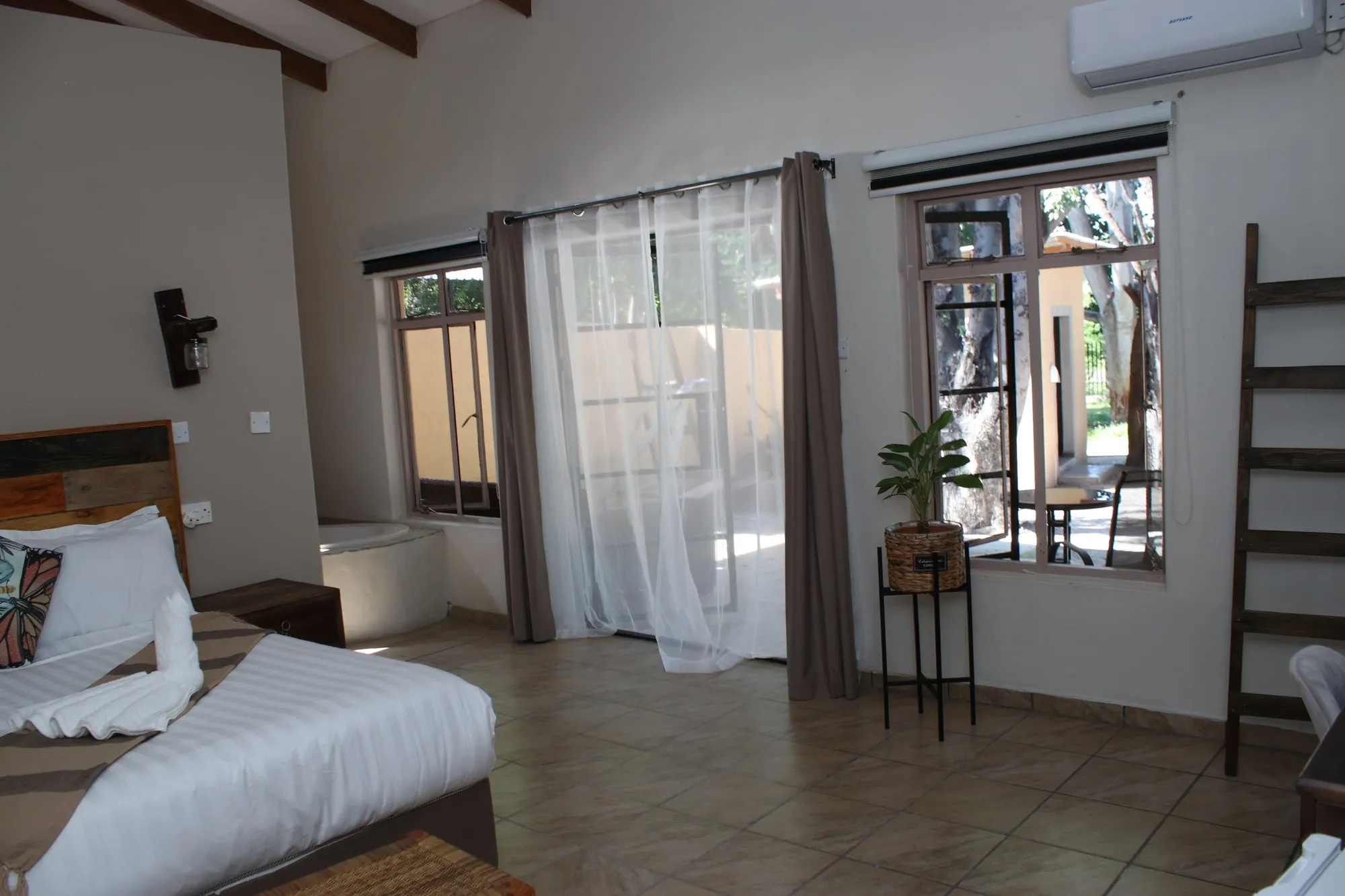 Kwando Room — photo 3 of 4