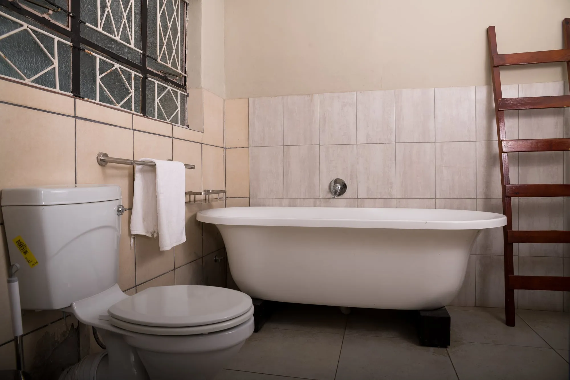 Lotsane Room — photo 9 of 15